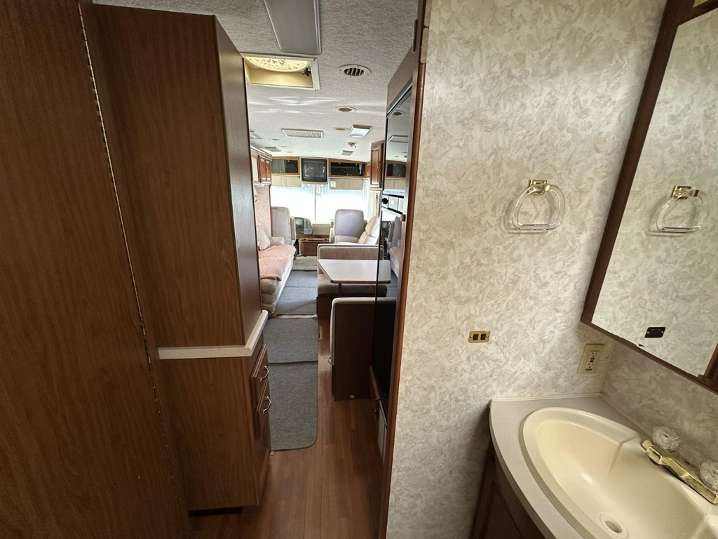 1998 WINNEBAGO chieftain z240